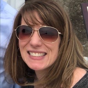 Meet your Posher, Suzanne